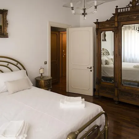 Plumbird Boutique & * Rome